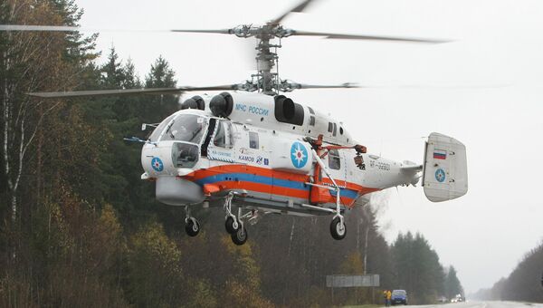 Поисково-спасательный вертолет МЧС России Ка-32. Архивное фото Поисково-спасательный вертолет МЧС России Ка-32. Архивное фото