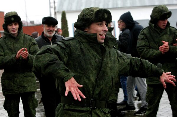 Новобранцы на плацу военного коммисариата Чеченской Республики Новобранцы на плацу военного коммисариата Чеченской Республики
