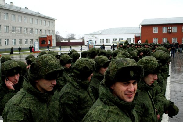 Новобранцы на плацу военного коммисариата Чеченской Республики Новобранцы на плацу военного коммисариата Чеченской Республики