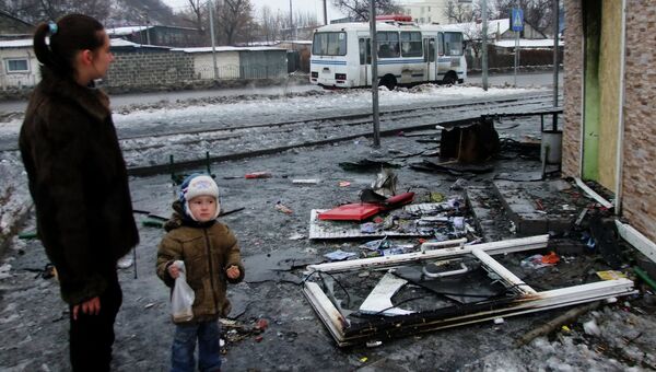 Станция технического обслуживания автомобилей, сгоревшая в результате обстрела украинскими силовиками Донецка. Архивное фото Станция технического обслуживания автомобилей, сгоревшая в результате обстрела украинскими силовиками Донецка. Архивное фото