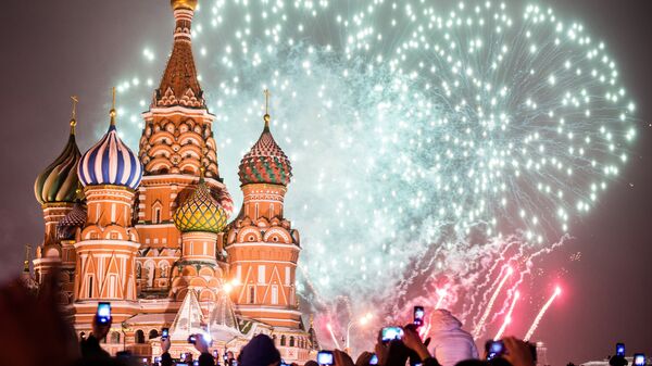 Салют на Красной площади, Москва, Архивное фото Салют на Красной площади, Москва, Архивное фото