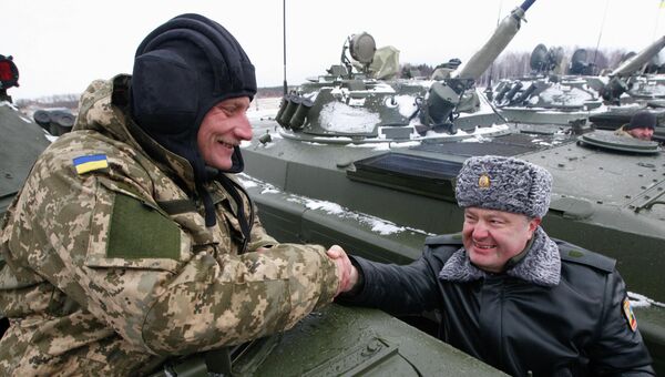 Президент Украины Петр Порошенко передал армии современное вооружение и технику, 5 января 2015 Президент Украины Петр Порошенко передал армии современное вооружение и технику, 5 января 2015