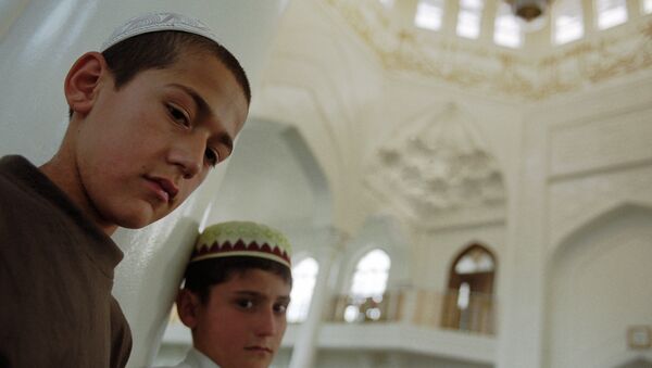 Мальчики-мусульмане. Архивное фото Мальчики-мусульмане. Архивное фото