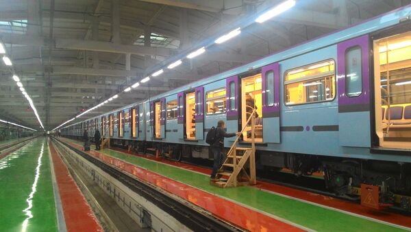 Новый состав метро с полностью сквозным проходом между вагонами Новый состав метро с полностью сквозным проходом между вагонами