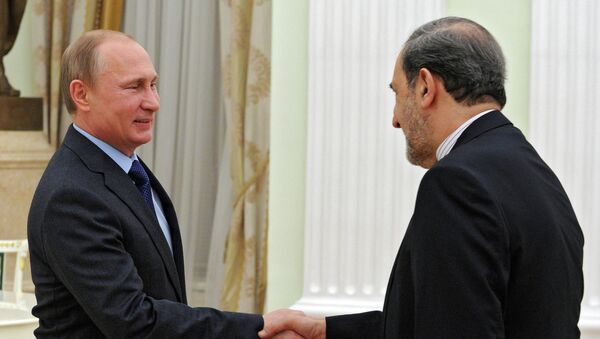 28 января 2015. Президент России Владимир Путин (слева) и специальный представитель президента Исламской Республики Иран, советник Верховного руководителя Исламской Республики Иран по международным делам Али Акбар Велаяти. Архивное фото 28 января 2015. Президент России Владимир Путин (слева) и специальный представитель президента Исламской Республики Иран, советник Верховного руководителя Исламской Республики Иран по международным делам Али Акбар Велаяти. Архивное фото