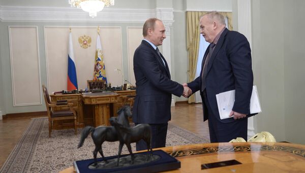 Президент России Владимир Путин поздравил физика, академика Евгения Велихова с днем рождения Президент России Владимир Путин поздравил физика, академика Евгения Велихова с днем рождения