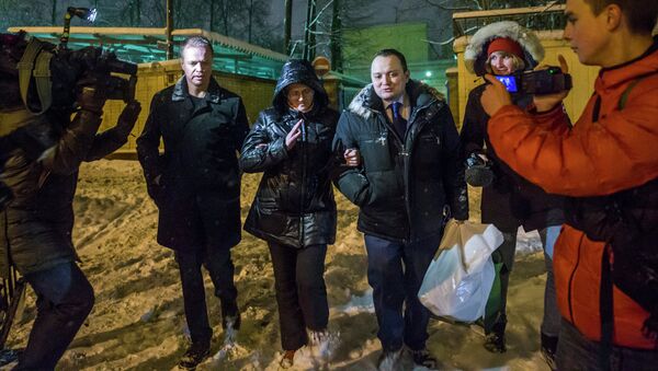 Светлана Давыдова после освобождения из СИЗО Лефортово в Москве Светлана Давыдова после освобождения из СИЗО Лефортово в Москве