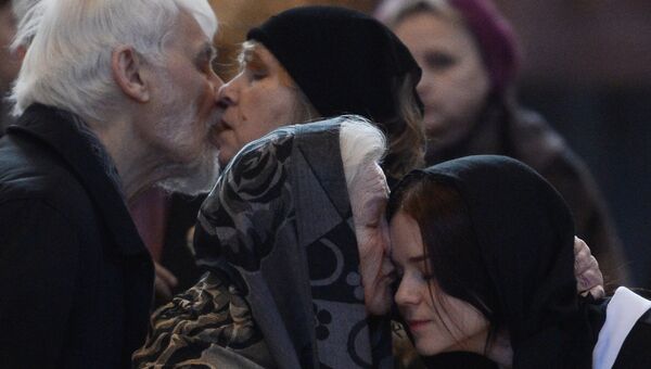 Родственники и близкие на церемонии прощания с писателем Валентином Распутиным Родственники и близкие на церемонии прощания с писателем Валентином Распутиным