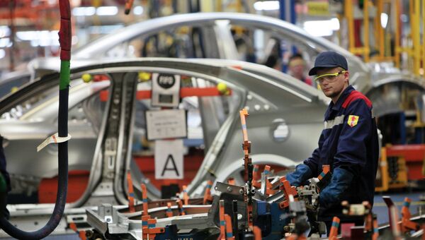 Производство малогабаритных автомобилей на заводе General Motors в производственной зоне Шушары-2 Санкт-Петербурга. Архивное фото Производство малогабаритных автомобилей на заводе General Motors в производственной зоне Шушары-2 Санкт-Петербурга. Архивное фото