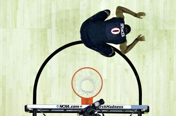 Игрок команды San Diego State Aztecs Скайлар Спенсер во время матча турнира NCAA Игрок команды San Diego State Aztecs Скайлар Спенсер во время матча турнира NCAA