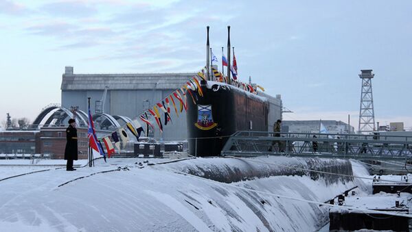 Атомная подводная лодка Юрий Долгорукий на строительном заводе ОАО Производственное объединение Севмаш. Архивное фото Атомная подводная лодка Юрий Долгорукий на строительном заводе ОАО Производственное объединение Севмаш. Архивное фото