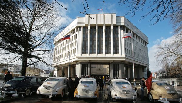 Здание Государственного Совета Республики Крым. Архивное фото Здание Государственного Совета Республики Крым. Архивное фото