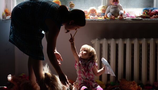 Беженцы из Славянска, размещенные в одном из общежитий города Иловайск Донецкой области Беженцы из Славянска, размещенные в одном из общежитий города Иловайск Донецкой области