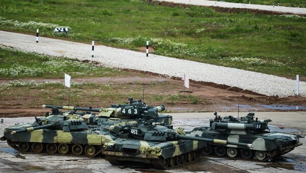 Показательные выступления Танковый балет на танках Т-90. Архивное фото Показательные выступления Танковый балет на танках Т-90. Архивное фото