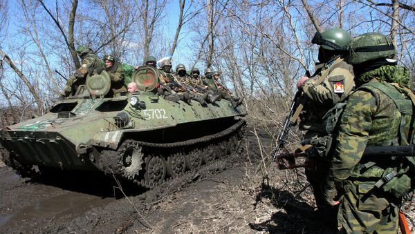 Обезвреживание неразорвавшихся боеприпасов на территории ДНР. Архивное фото Обезвреживание неразорвавшихся боеприпасов на территории ДНР. Архивное фото