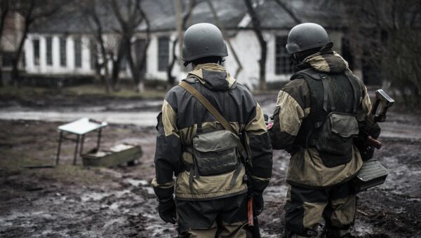 Ополченец Донецкой народной республики. Архивное фото Ополченец Донецкой народной республики. Архивное фото
