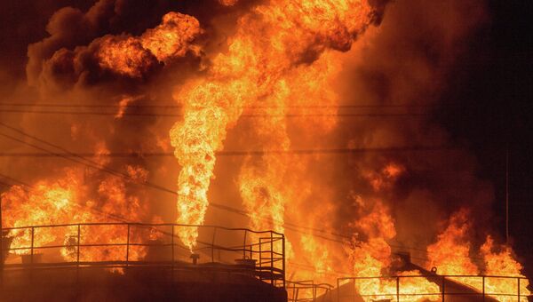 Пожар на нефтебазе в Киевской области Пожар на нефтебазе в Киевской области