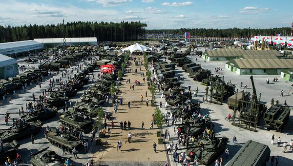 Военная техника на международном военно-техническом форуме АРМИЯ-2015 в Московской области Военная техника на международном военно-техническом форуме АРМИЯ-2015 в Московской области