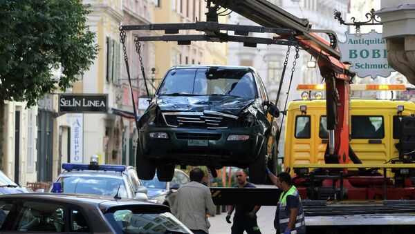 Внедорожник врезался в толпу в Граце, Австрия Внедорожник врезался в толпу в Граце, Австрия