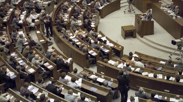 3 июня 1989 года на заседании Совета Союза председателем палаты избран академик Академии наук СССР Евгений Максимович Примаков 3 июня 1989 года на заседании Совета Союза председателем палаты избран академик Академии наук СССР Евгений Максимович Примаков