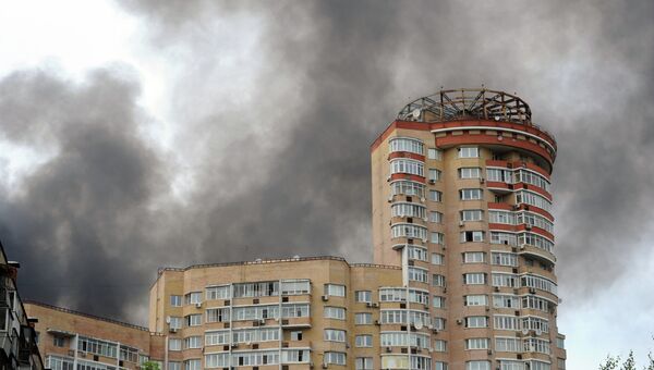 Пожар на складе с шинами на территории бывшего завода имени Лихачёва в Москве Пожар на складе с шинами на территории бывшего завода имени Лихачёва в Москве