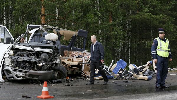 На месте ДТП с участием микроавтобуса и рейсового автобуса в Красноярском крае На месте ДТП с участием микроавтобуса и рейсового автобуса в Красноярском крае