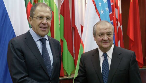 Министр иностранных дел РФ Сергей Лавров и министр иностранных дел Узбекистана Абдулазиз Камилов. Архивное фото Министр иностранных дел РФ Сергей Лавров и министр иностранных дел Узбекистана Абдулазиз Камилов. Архивное фото