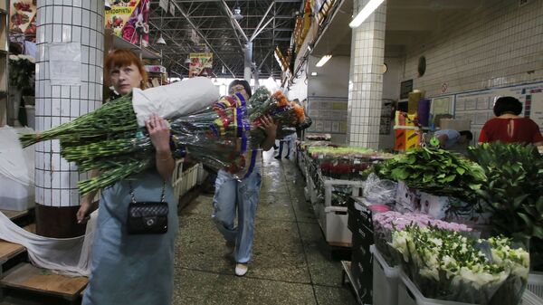 Продажа цветов на Рижском рынке в Москве Продажа цветов на Рижском рынке в Москве