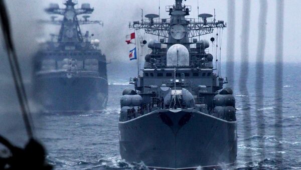 Корабли Тихоокеанского флота РФ во время военно-морского парада в заливе Петра Великого в рамках завершения российско-китайских военно-морских учений. Архивное фото Корабли Тихоокеанского флота РФ во время военно-морского парада в заливе Петра Великого в рамках завершения российско-китайских военно-морских учений. Архивное фото