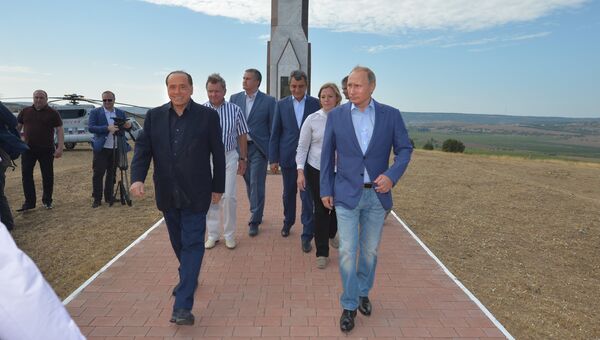 Президент России Владимир Путин и экс-премьер Италии Сильвио Берлускони. Рабочая поездка президента РФ В.Путина в Крымский федеральный округ Президент России Владимир Путин и экс-премьер Италии Сильвио Берлускони. Рабочая поездка президента РФ В.Путина в Крымский федеральный округ