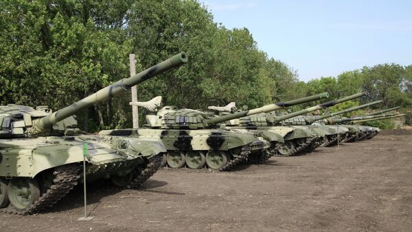 На полигоне “Торез” в Донецкой области во время подготовки к соревнованиям танковых экипажей боевых машин ополчения Донецкой народной республики На полигоне “Торез” в Донецкой области во время подготовки к соревнованиям танковых экипажей боевых машин ополчения Донецкой народной республики