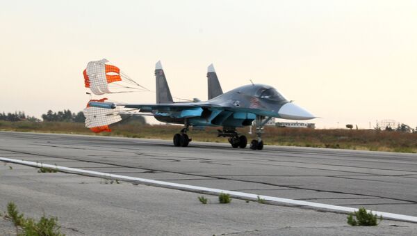 Российские самолеты СУ на аэродроме около Латакии Российские самолеты СУ на аэродроме около Латакии