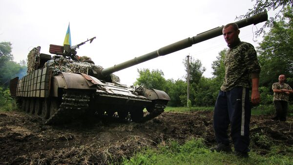 Украинский танк на позиции возле города Счастье, Луганская область. Архивное фото Украинский танк на позиции возле города Счастье, Луганская область. Архивное фото