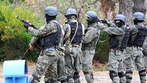 Сотрудники правоохранительных органов Киргизии. Архивное фото Сотрудники правоохранительных органов Киргизии. Архивное фото