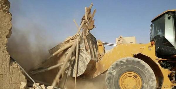 Боевики ИГИЛ разрушают старинный храм в поселении Карьятейн в сирийской провинции Хомс Боевики ИГИЛ разрушают старинный храм в поселении Карьятейн в сирийской провинции Хомс