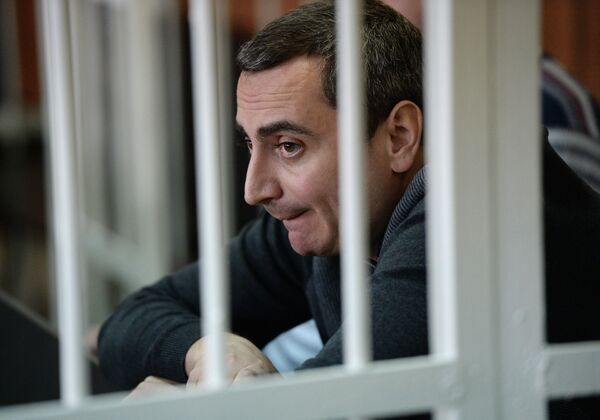 Бывший вице-мэр Новосибирска Александр Солодкин (младший) в зале Новосибирского областного суда во время оглашения приговора Бывший вице-мэр Новосибирска Александр Солодкин (младший) в зале Новосибирского областного суда во время оглашения приговора