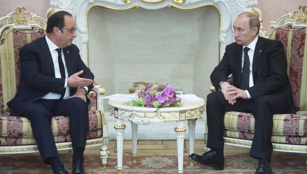 Президент России Владимир Путин и президент Франции Франсуа Олланд . Архивное фото Президент России Владимир Путин и президент Франции Франсуа Олланд . Архивное фото