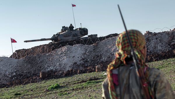 Танк турецкой армии возле границы с Сирией. Архивное фото Танк турецкой армии возле границы с Сирией. Архивное фото