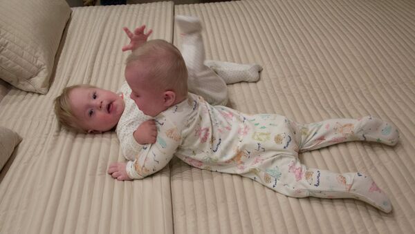 Юрашка и Макарошка: два малыша с синдромом Дауна в одной семье Юрашка и Макарошка: два малыша с синдромом Дауна в одной семье