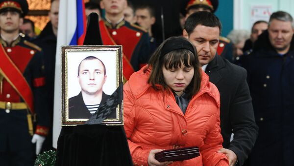 Похороны погибшего в Сирии морпеха Александра Позынича в Новочеркасске Похороны погибшего в Сирии морпеха Александра Позынича в Новочеркасске