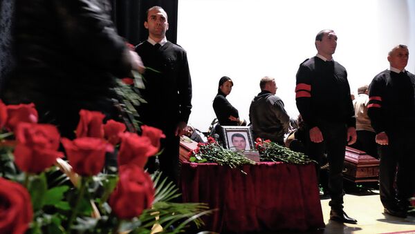 Гражданская панихида по сотрудникам авиакомпании Волга-Днепр Гражданская панихида по сотрудникам авиакомпании Волга-Днепр