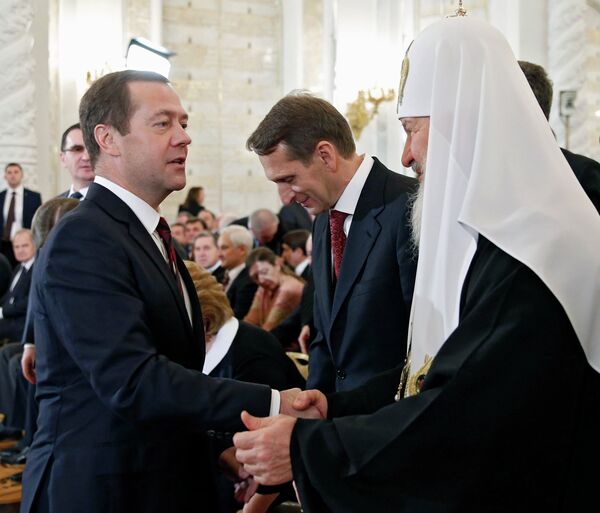 Председатель правительства России Дмитрий Медведев, спикер Государственной думы РФ Сергей Нарышкин и патриарх Московский и всея Руси Кирилл Председатель правительства России Дмитрий Медведев, спикер Государственной думы РФ Сергей Нарышкин и патриарх Московский и всея Руси Кирилл