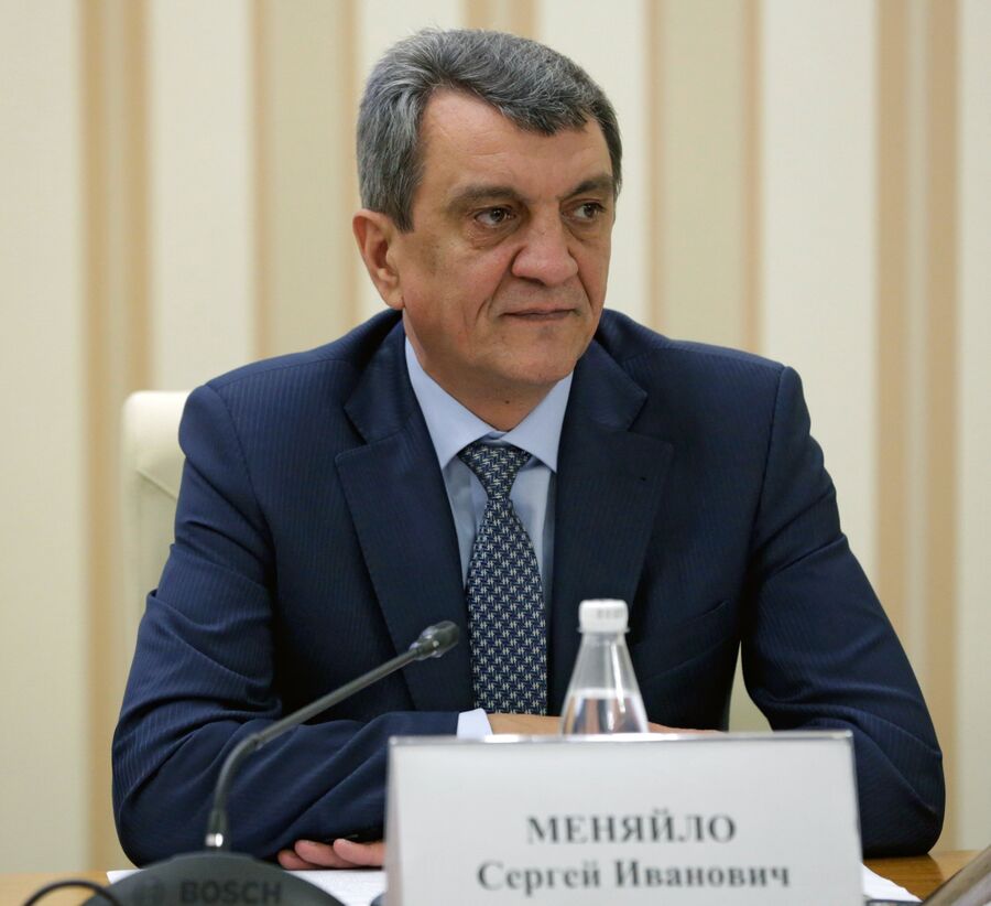 Губернатор Севастополя Сергей Меняйло на заседании Совета министров Крыма в Симферополе Губернатор Севастополя Сергей Меняйло на заседании Совета министров Крыма в Симферополе