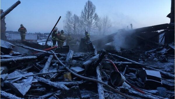 Фото с места пожара в доме в поселке Песочное Рыбинского района Ярославской области Фото с места пожара в доме в поселке Песочное Рыбинского района Ярославской области