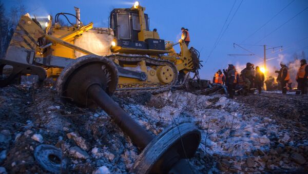 Вагоны грузового поезда сошли с рельсов в Амурской области Вагоны грузового поезда сошли с рельсов в Амурской области