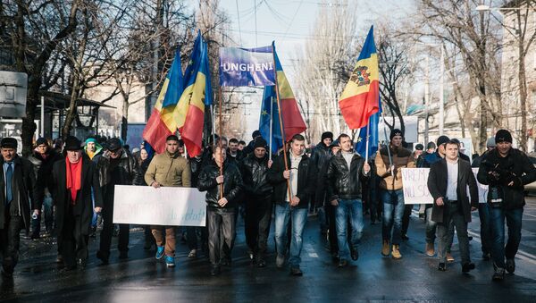 Протестующие на одной из улиц Кишинева. Архивное фото Протестующие на одной из улиц Кишинева. Архивное фото