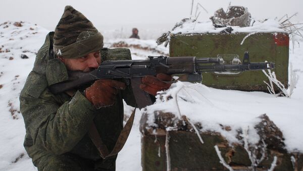 Бойцы ополчения ДНР на линии разграничения Бойцы ополчения ДНР на линии разграничения