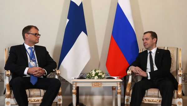 Премьер-министр РФ Д. Медведев встретился в Санкт-Петербурге с премьер-министром Финляндии Ю. Сипилей Премьер-министр РФ Д. Медведев встретился в Санкт-Петербурге с премьер-министром Финляндии Ю. Сипилей