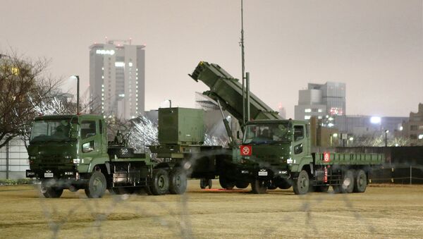 Зенитно-ракетный комплекс Patriot возле министерства обороны в Токио. Архивное фото Зенитно-ракетный комплекс Patriot возле министерства обороны в Токио. Архивное фото