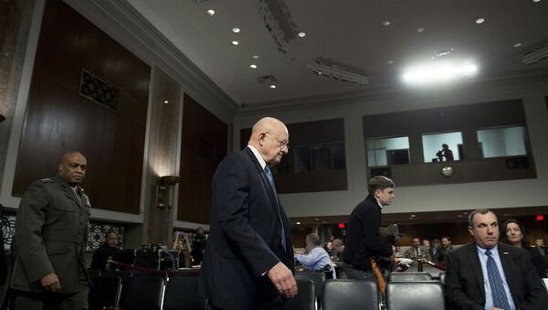 Директор национальной разведки США Джеймс Клэппер на слушаниях в американском сенате Директор национальной разведки США Джеймс Клэппер на слушаниях в американском сенате